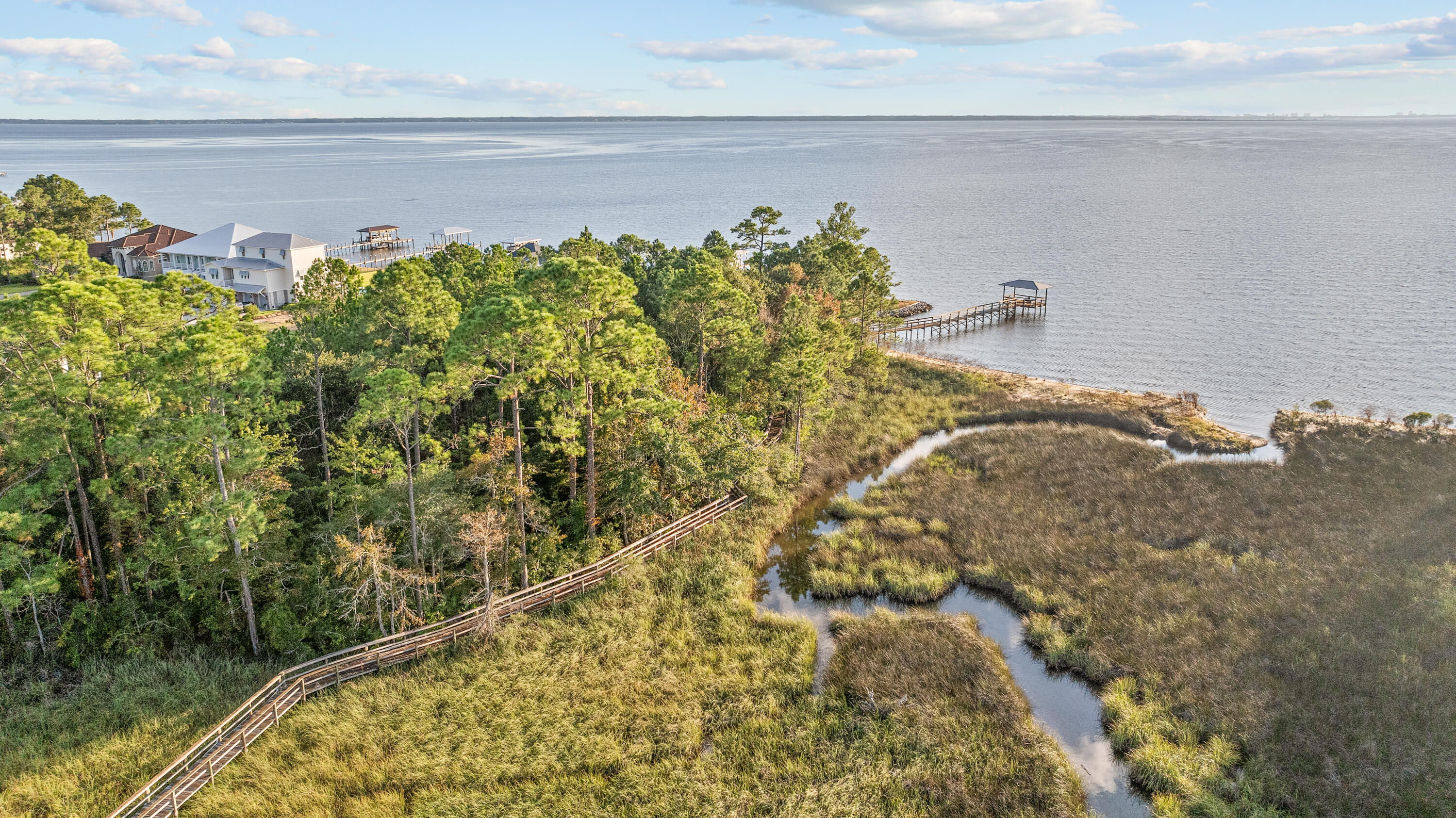 BAY HARBOUR - Land