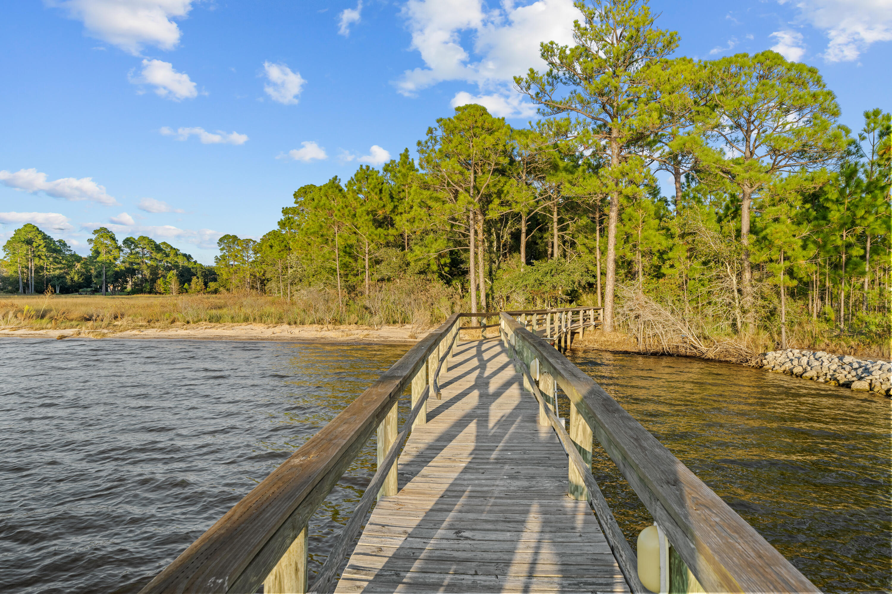 BAY HARBOUR - Land