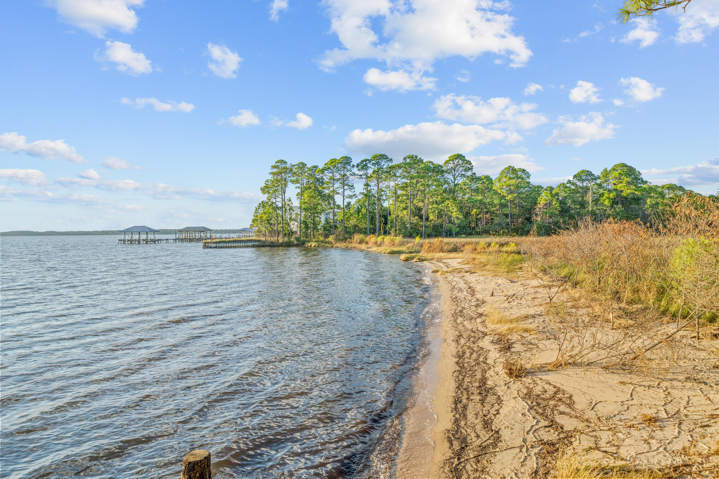 BAY HARBOUR - Land