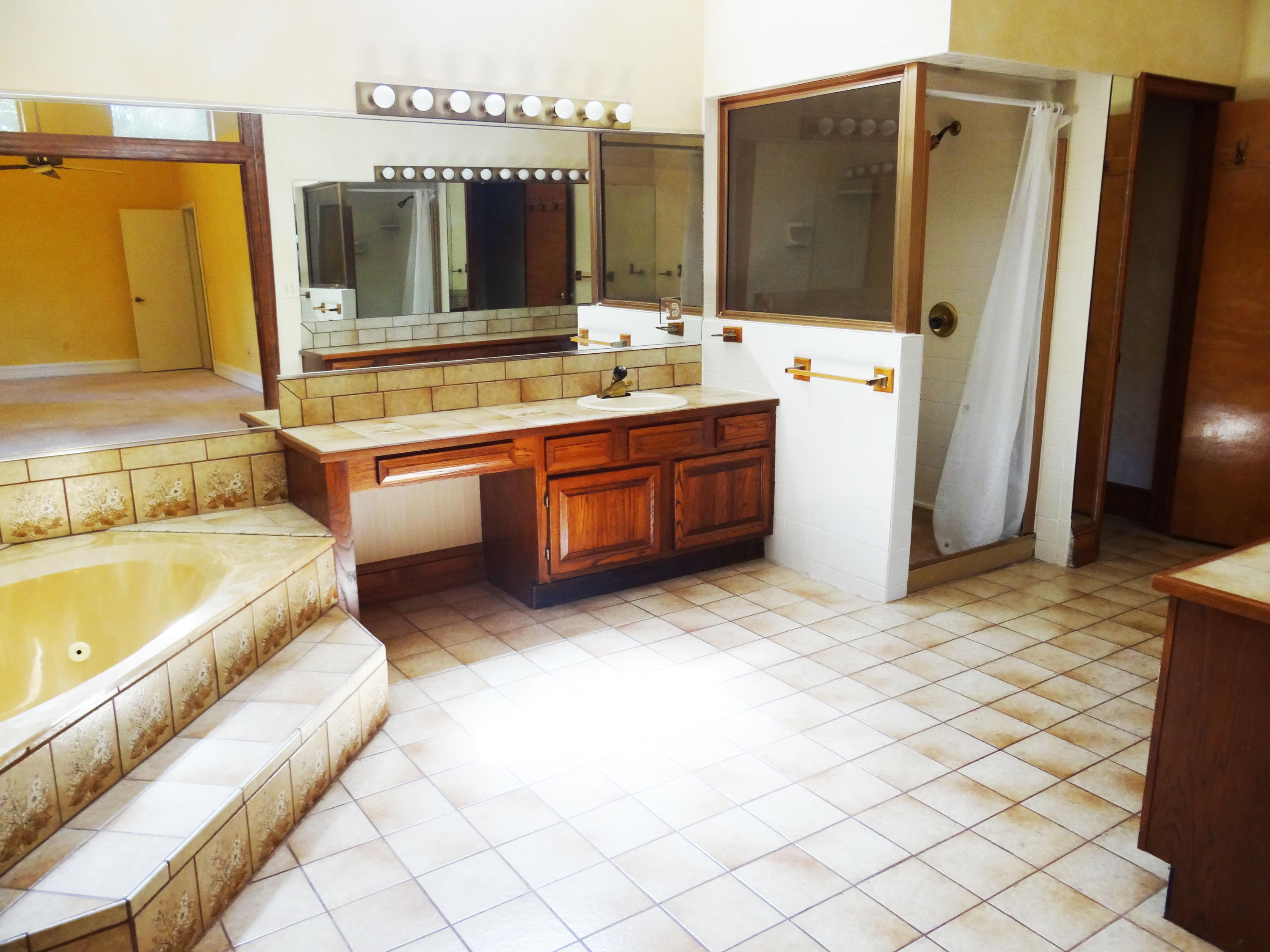 RAINTREE ESTATES - Residential