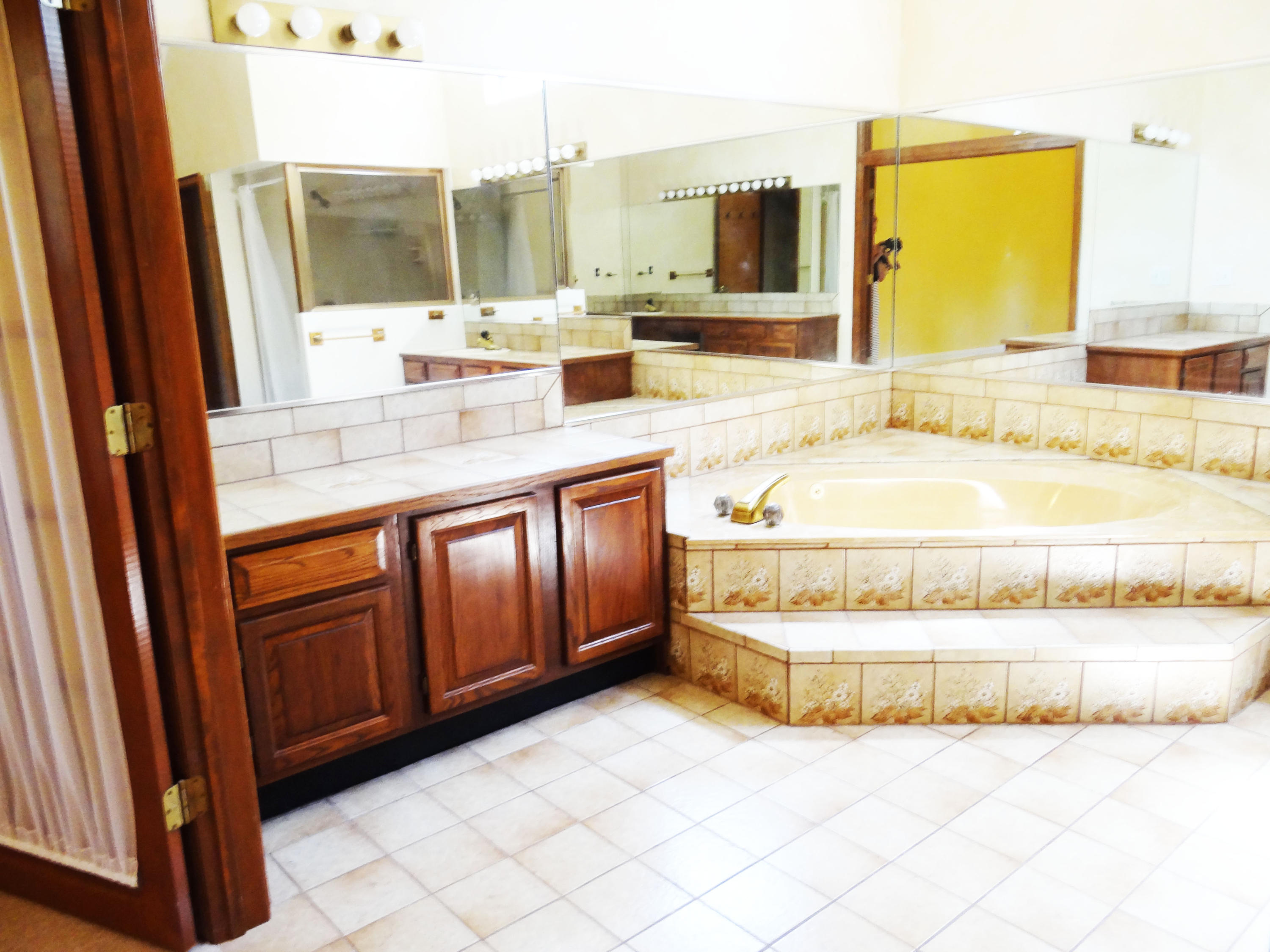 RAINTREE ESTATES - Residential