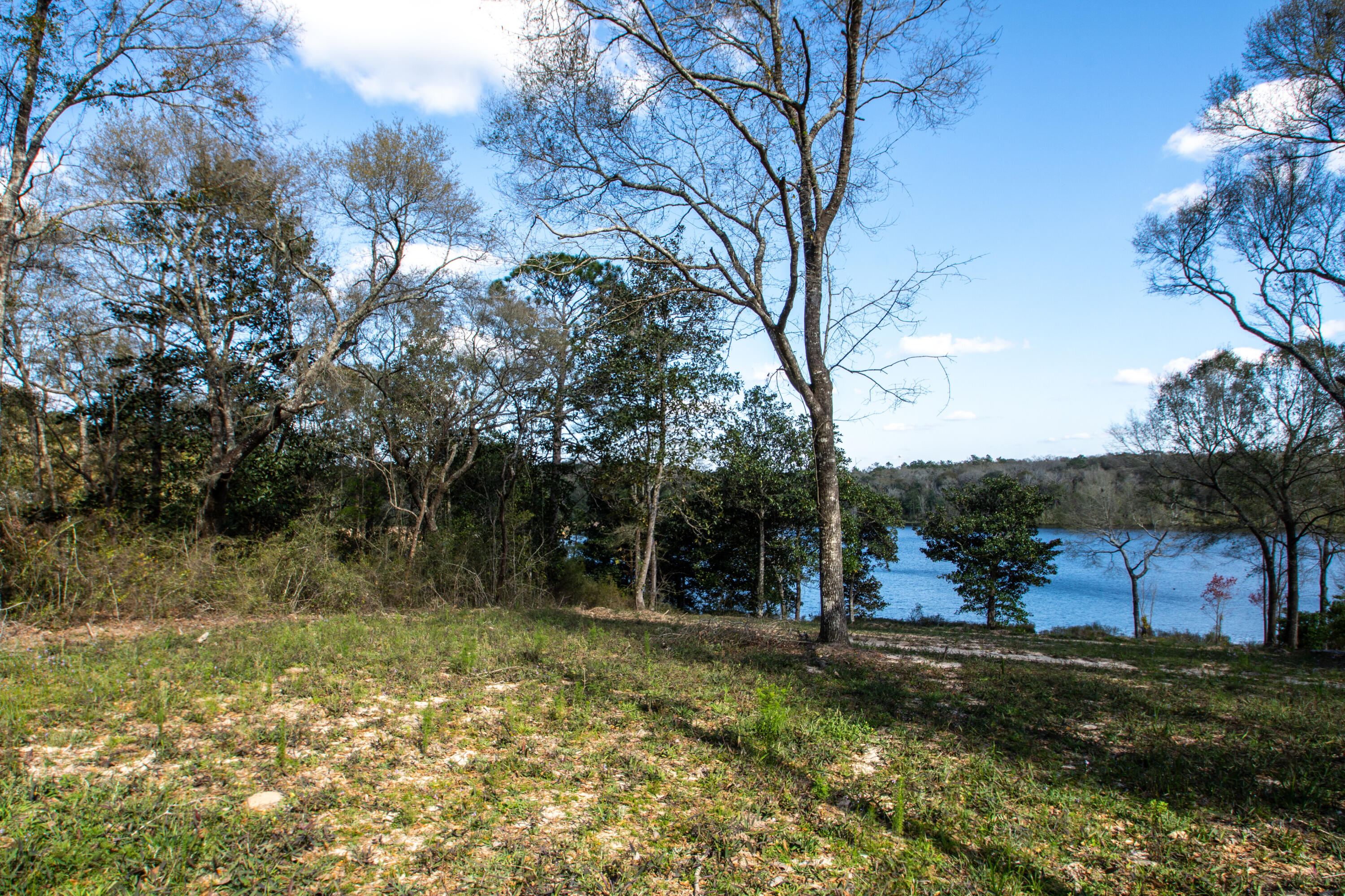 LAKE HOLLEY ESTATES - Land