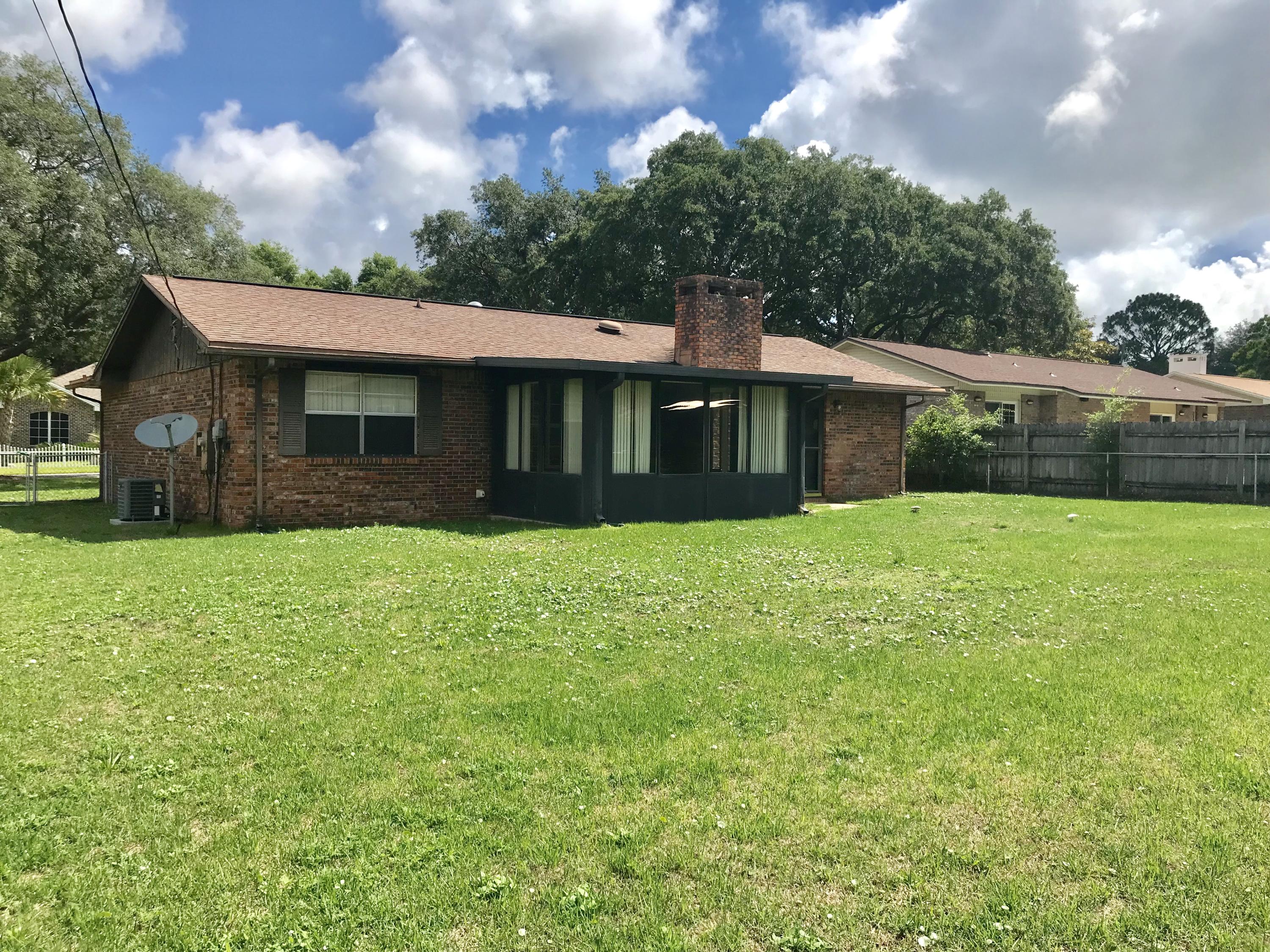 VALPARAISO PINECREST 2 - Residential Lease