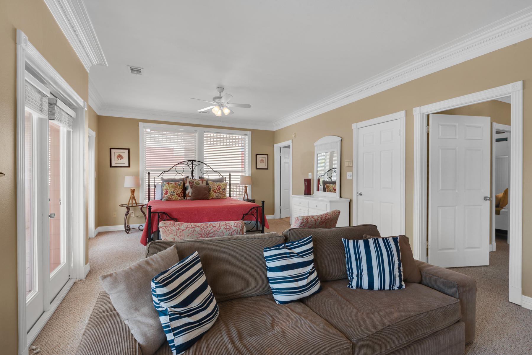 CRYSTAL SHORES - Residential