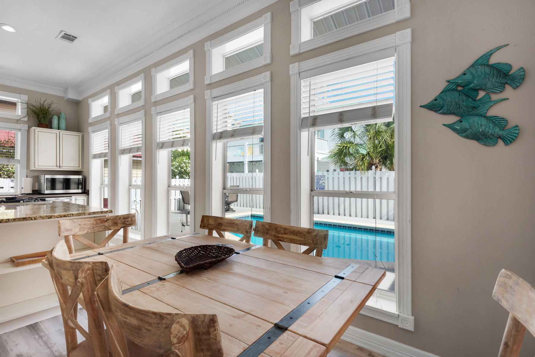 CRYSTAL SHORES - Residential
