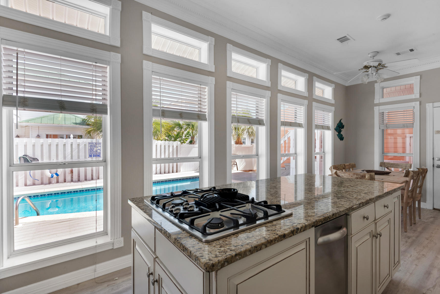 CRYSTAL SHORES - Residential