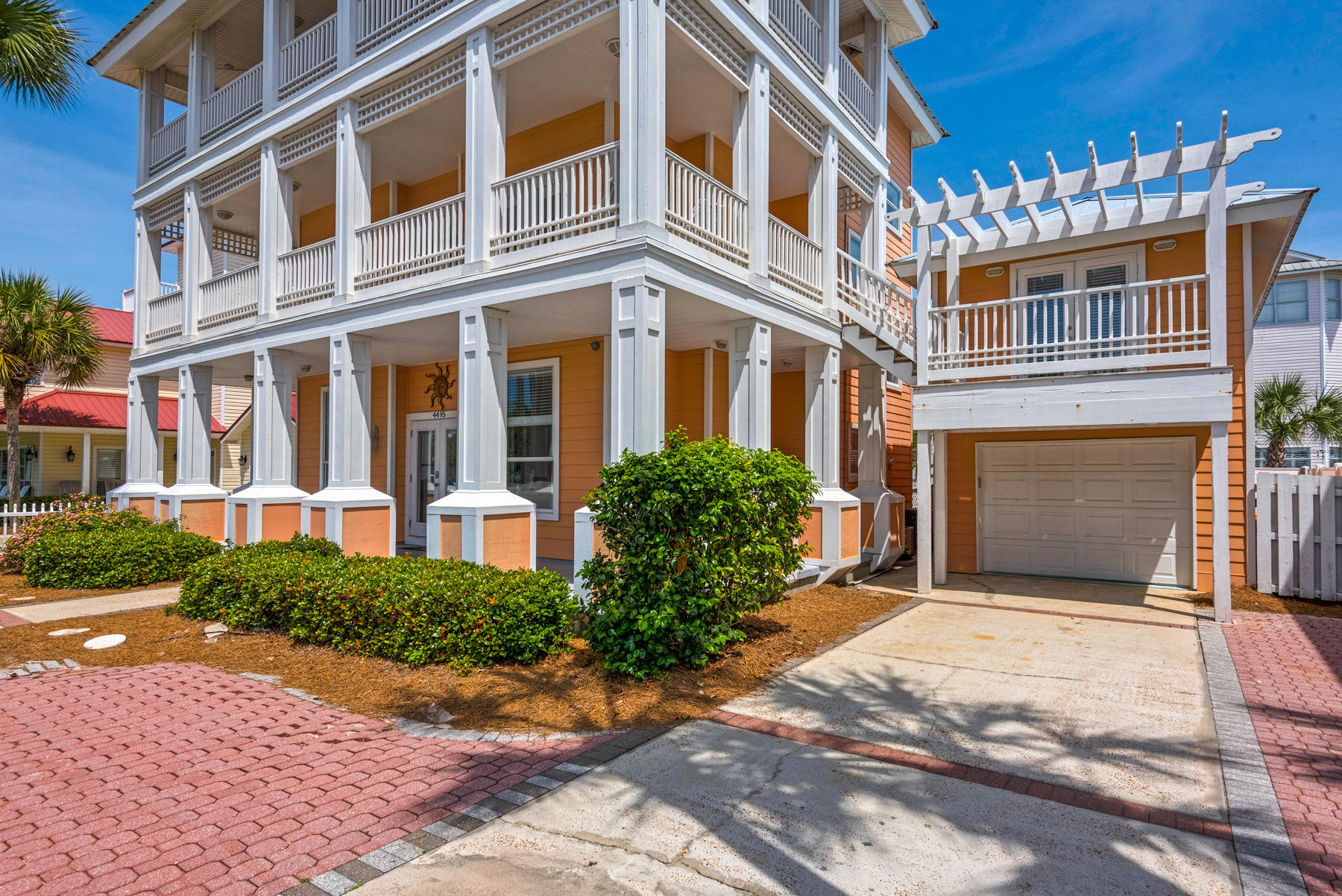 CRYSTAL SHORES - Residential