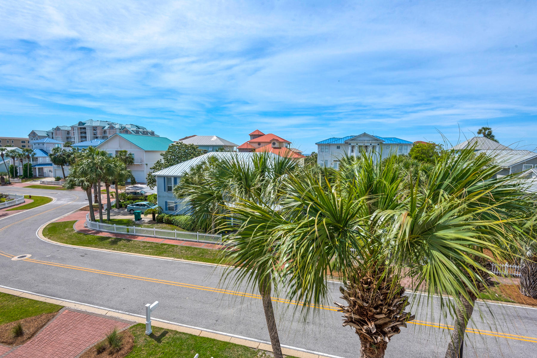 CRYSTAL SHORES - Residential
