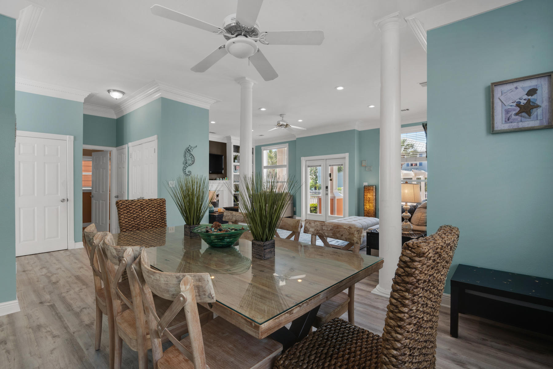 CRYSTAL SHORES - Residential