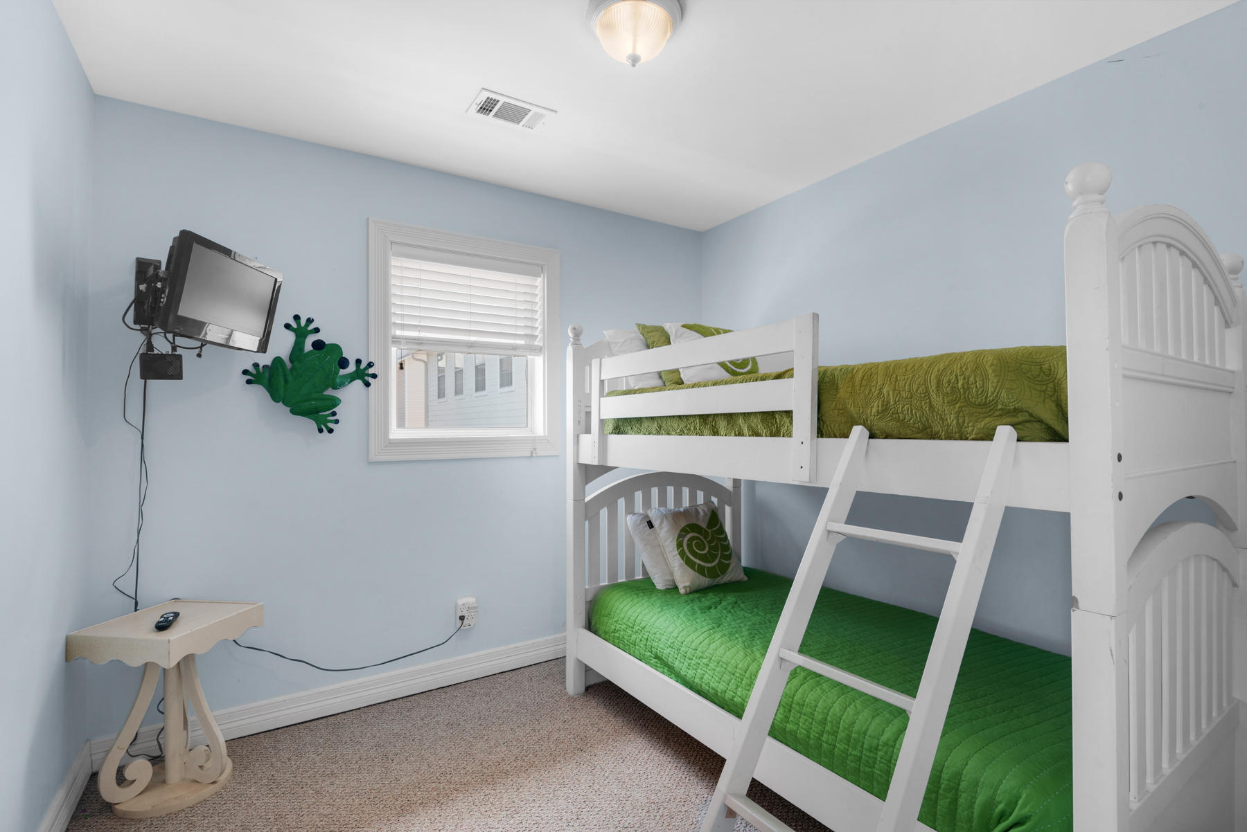 CRYSTAL SHORES - Residential