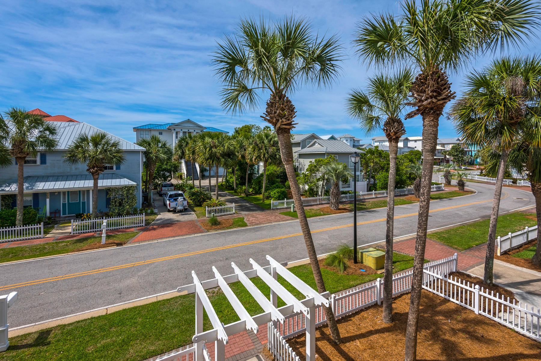 CRYSTAL SHORES - Residential
