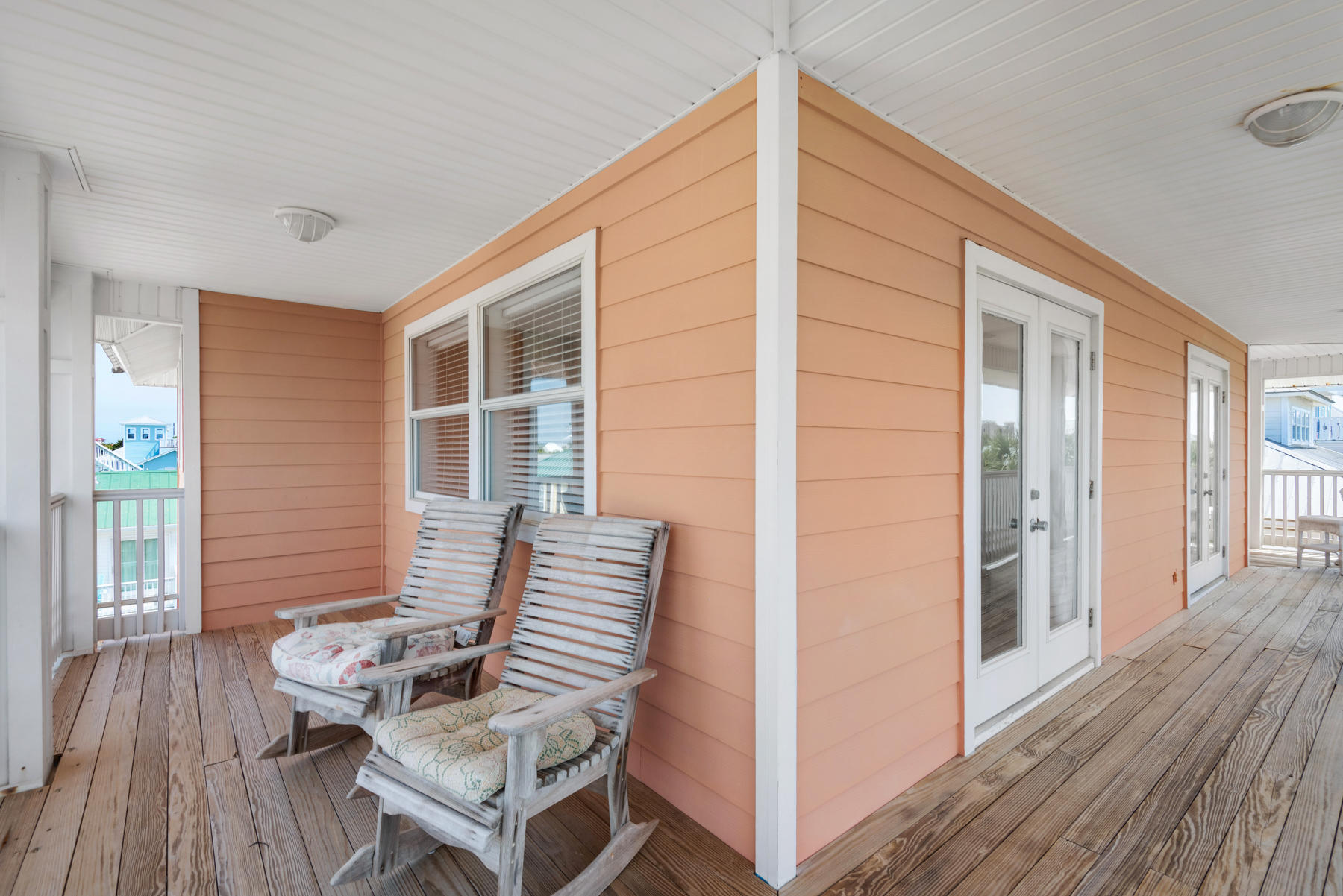 CRYSTAL SHORES - Residential
