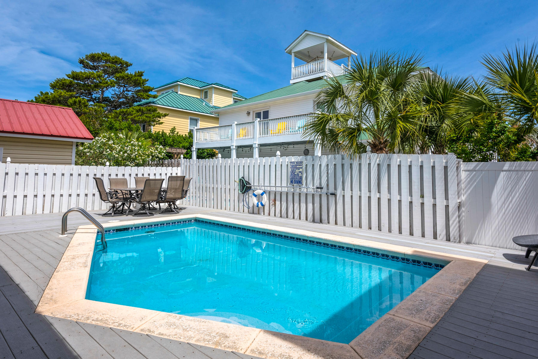 CRYSTAL SHORES - Residential