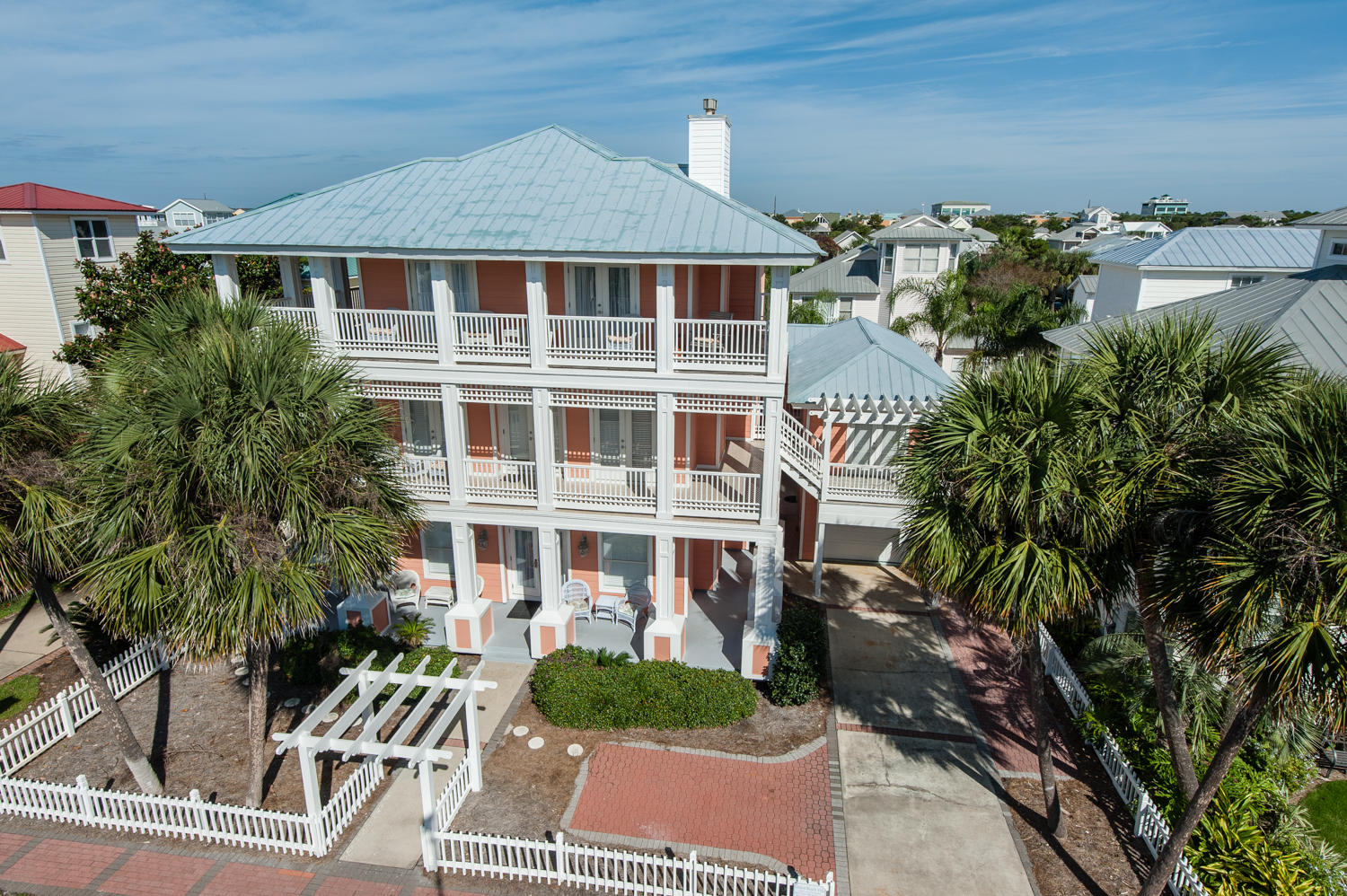 CRYSTAL SHORES - Residential