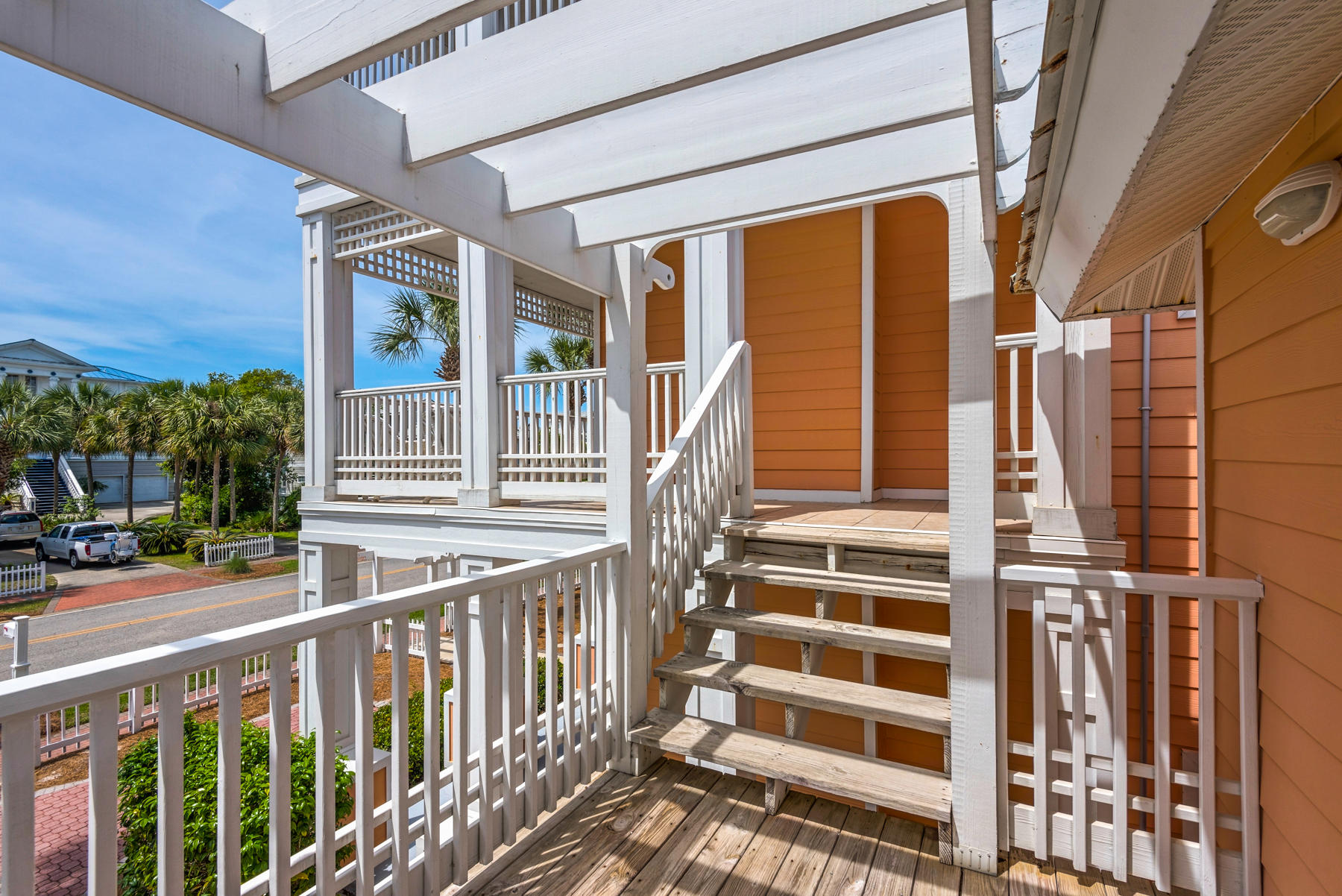 CRYSTAL SHORES - Residential