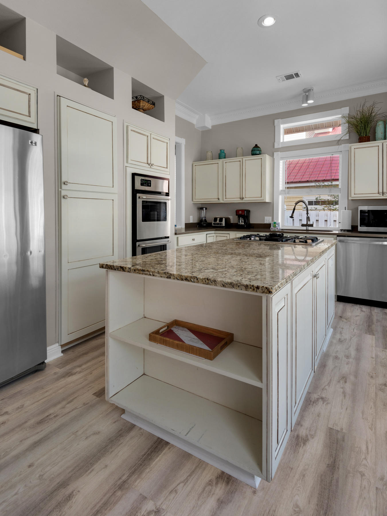 CRYSTAL SHORES - Residential