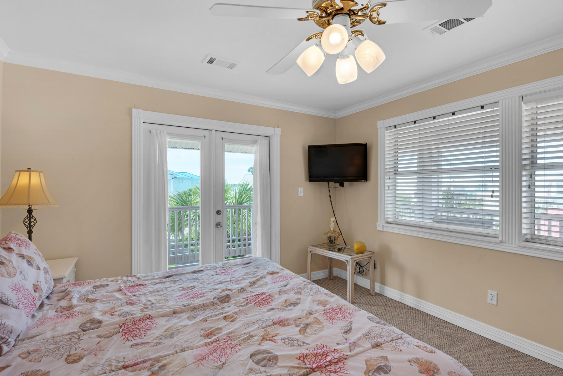 CRYSTAL SHORES - Residential