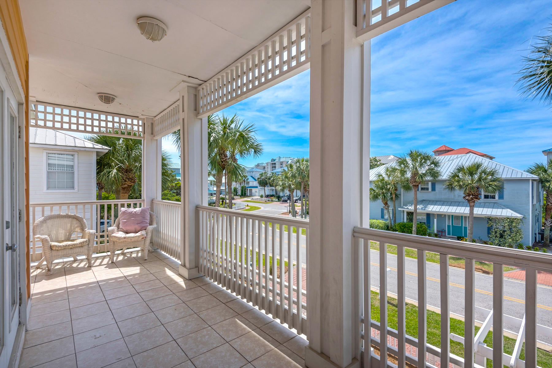 CRYSTAL SHORES - Residential