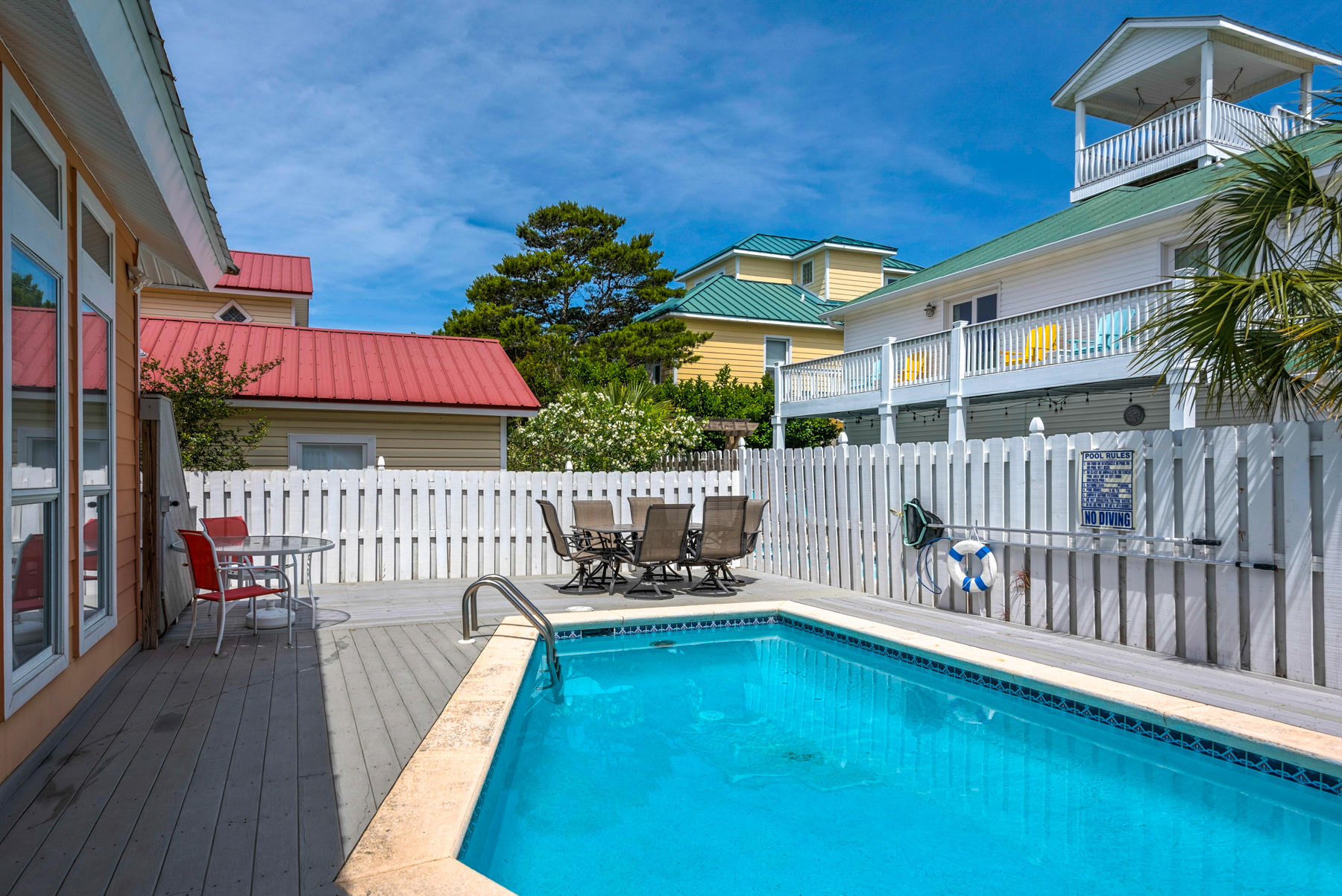 CRYSTAL SHORES - Residential