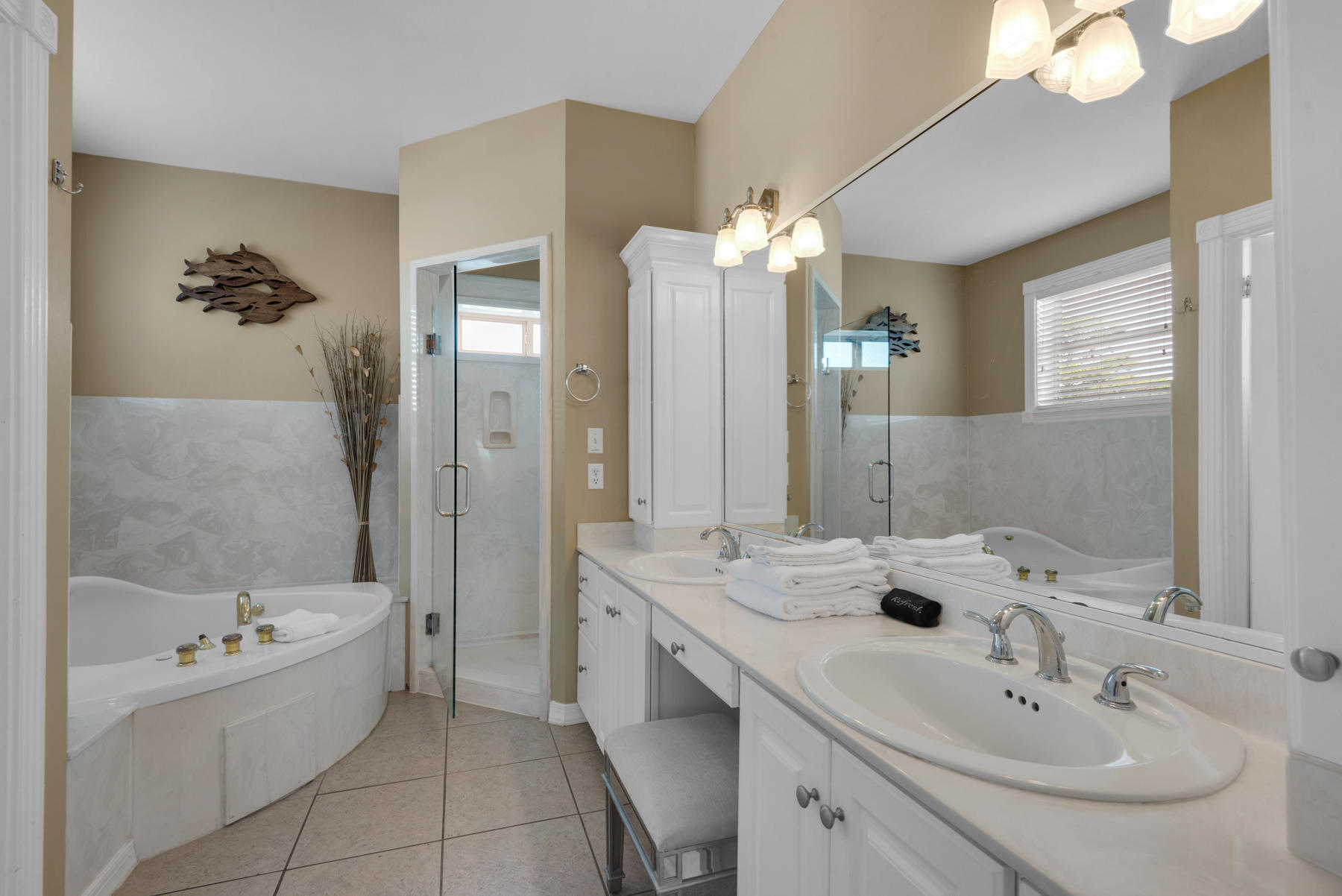 CRYSTAL SHORES - Residential