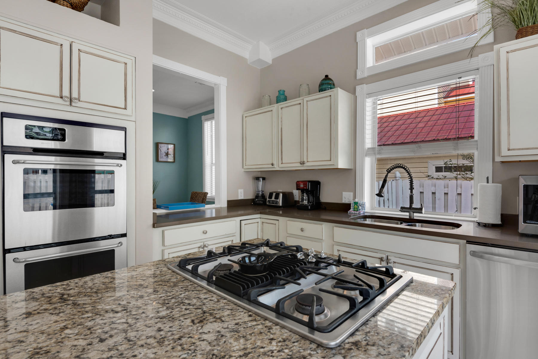CRYSTAL SHORES - Residential