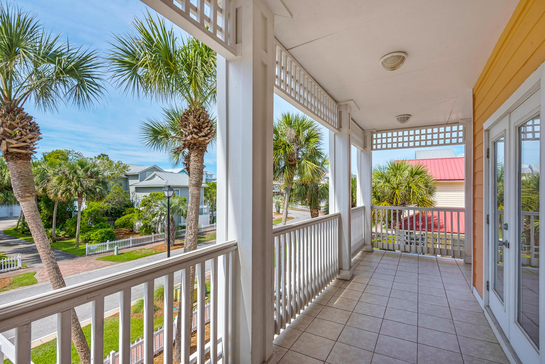 CRYSTAL SHORES - Residential