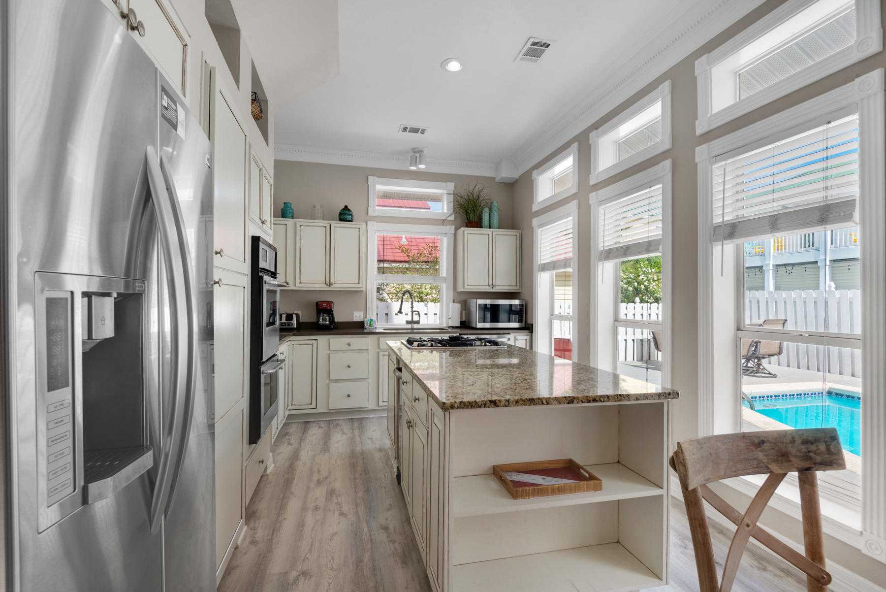 CRYSTAL SHORES - Residential