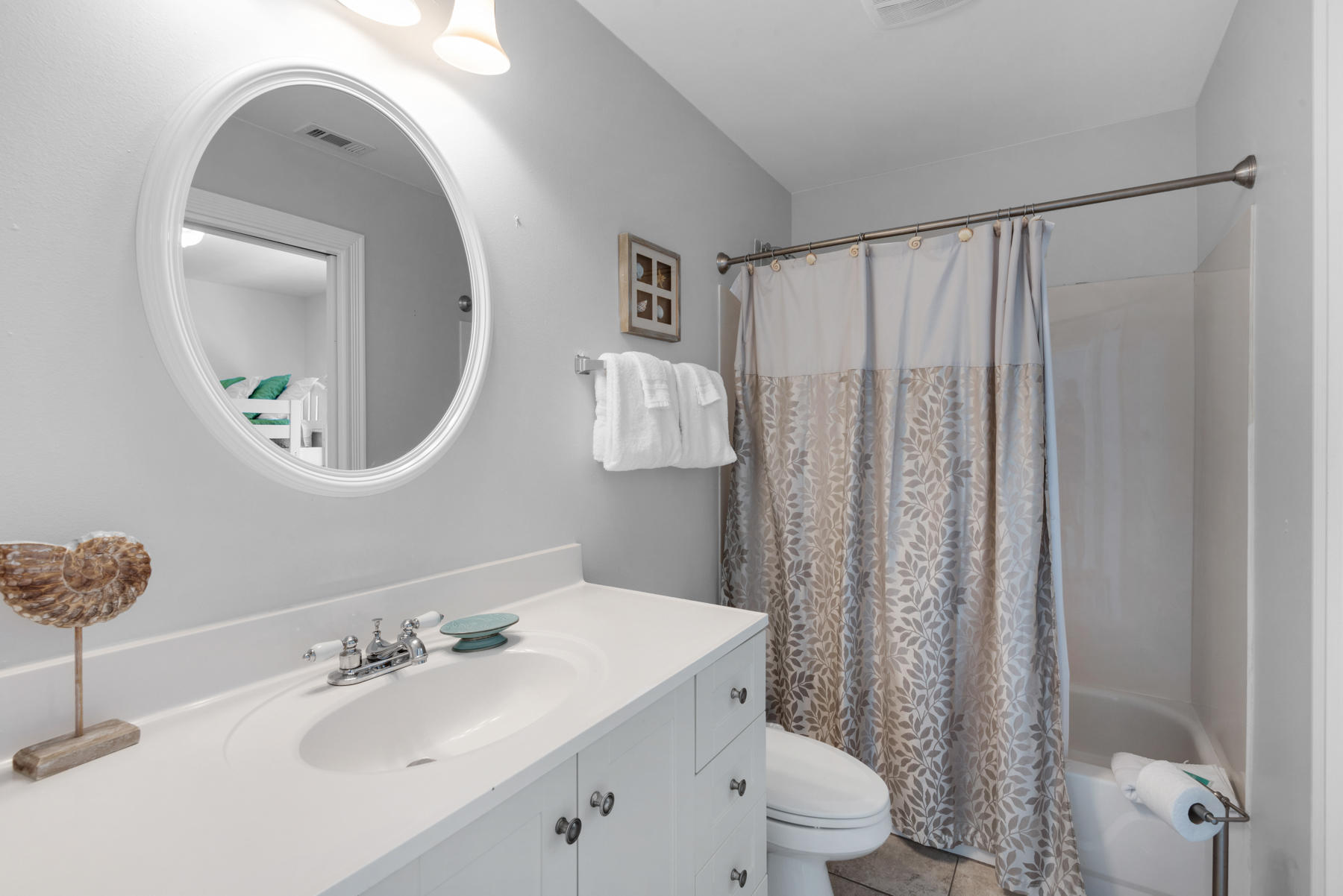 CRYSTAL SHORES - Residential