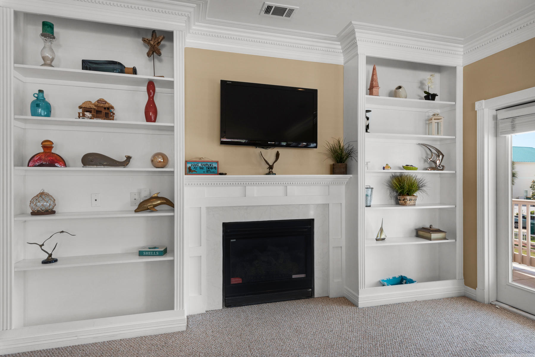 CRYSTAL SHORES - Residential