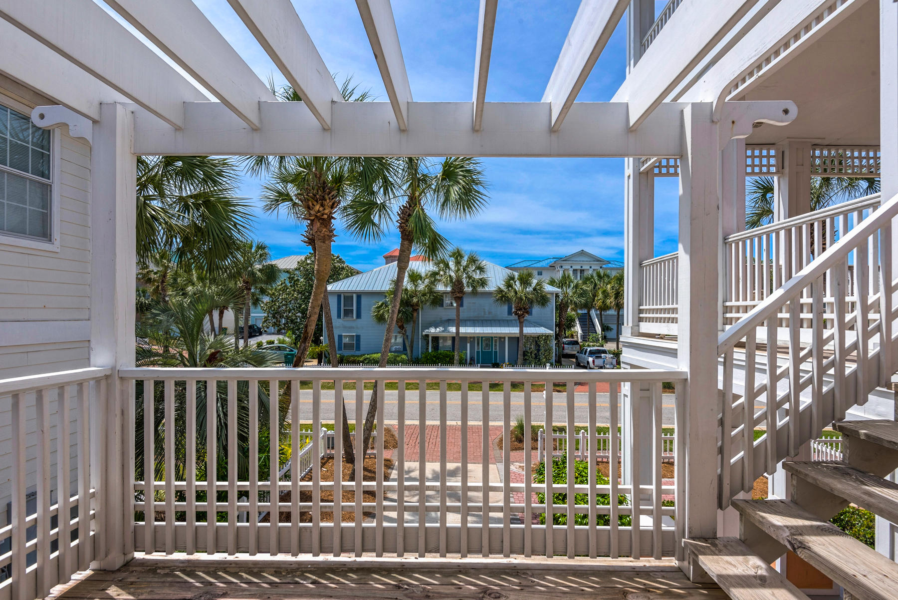 CRYSTAL SHORES - Residential