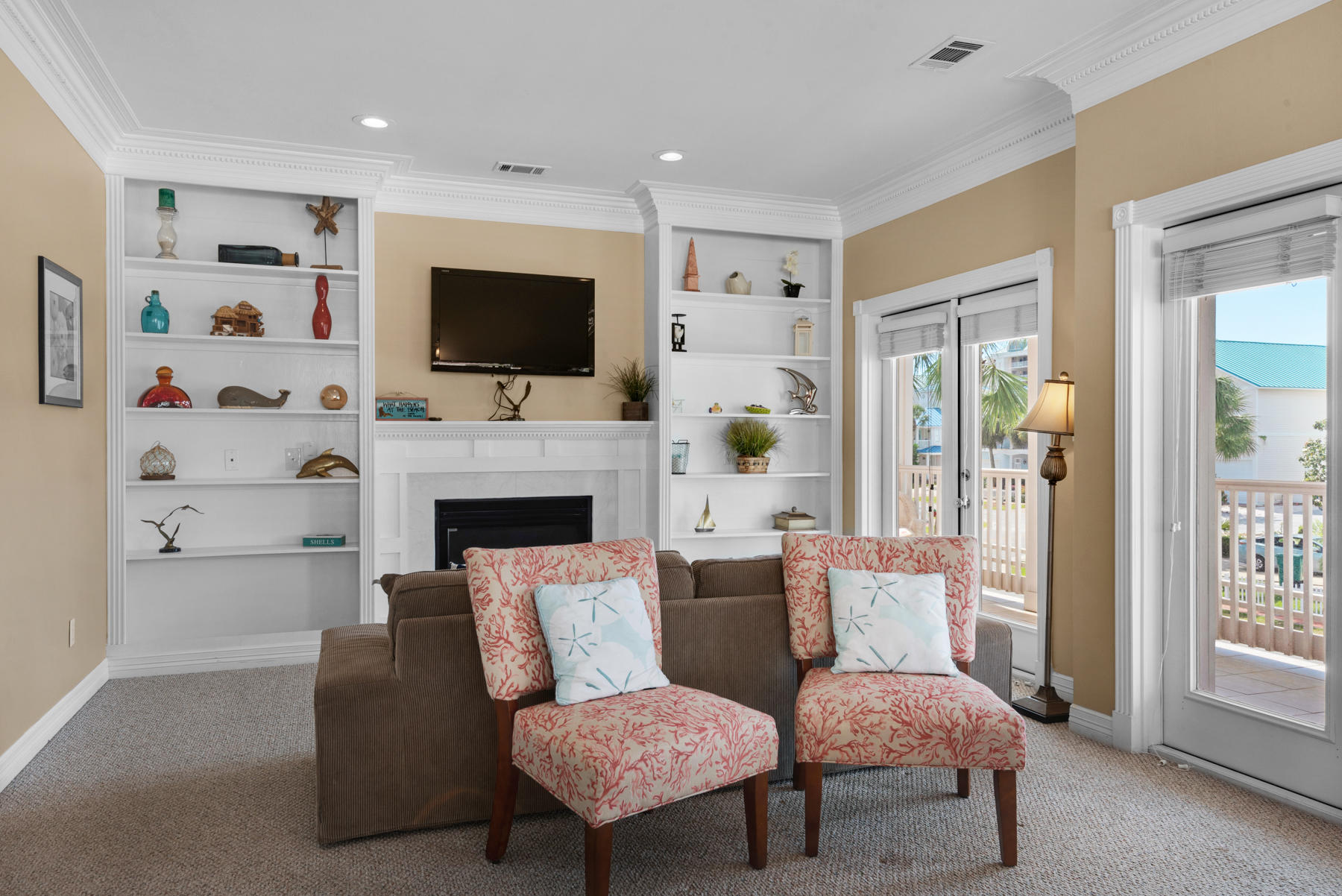 CRYSTAL SHORES - Residential