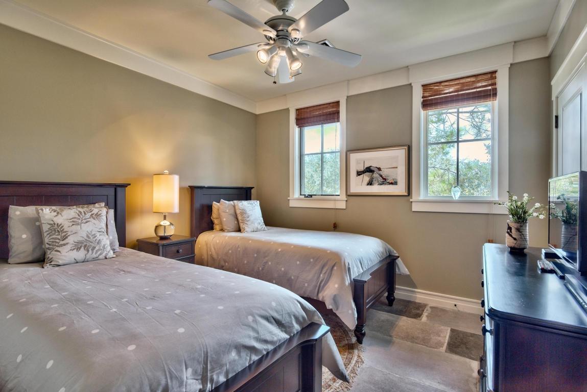 WILD HERON LAKESIDE LODGE - Residential