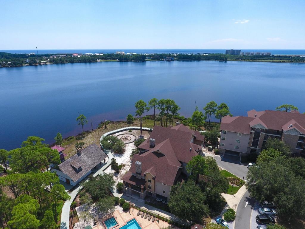 WILD HERON LAKESIDE LODGE - Residential