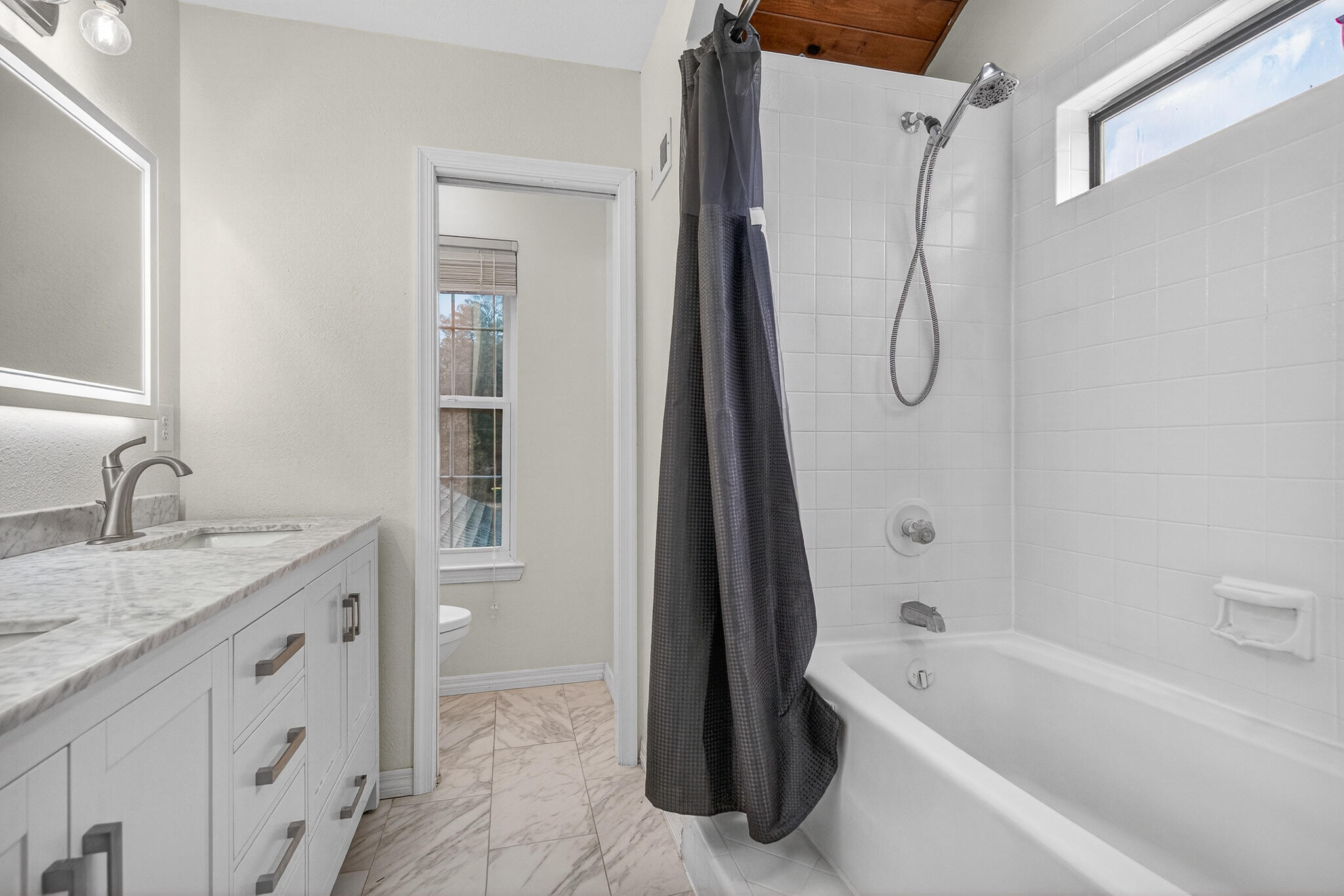 CREEKSIDE PH IV LOT 60 BLK C - Residential