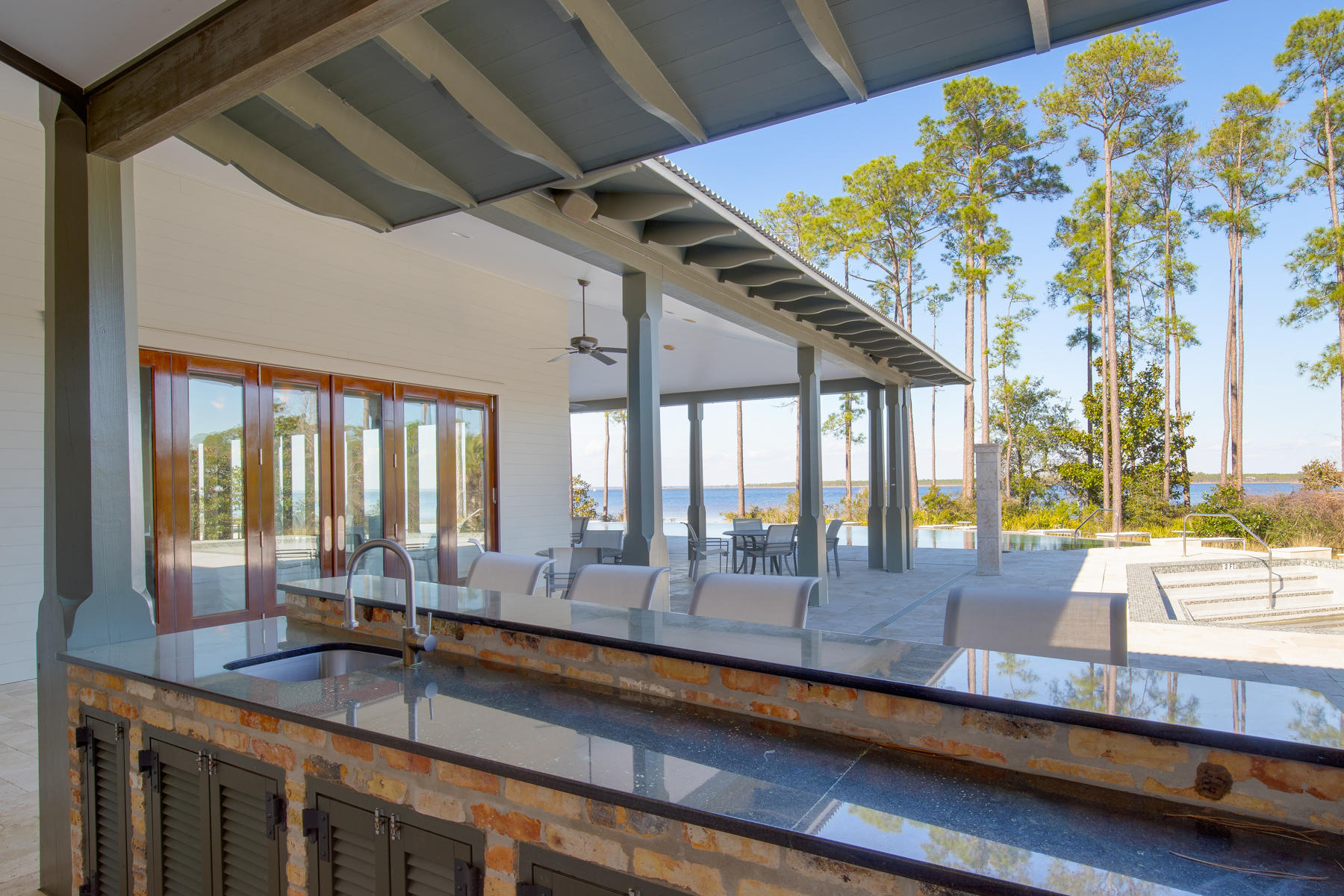 CHURCHILL OAKS - Land