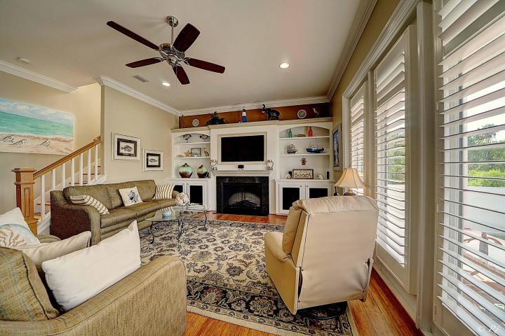 LAKES AT SUMMER BREEZE - Residential