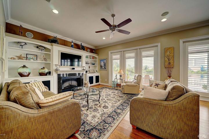 LAKES AT SUMMER BREEZE - Residential