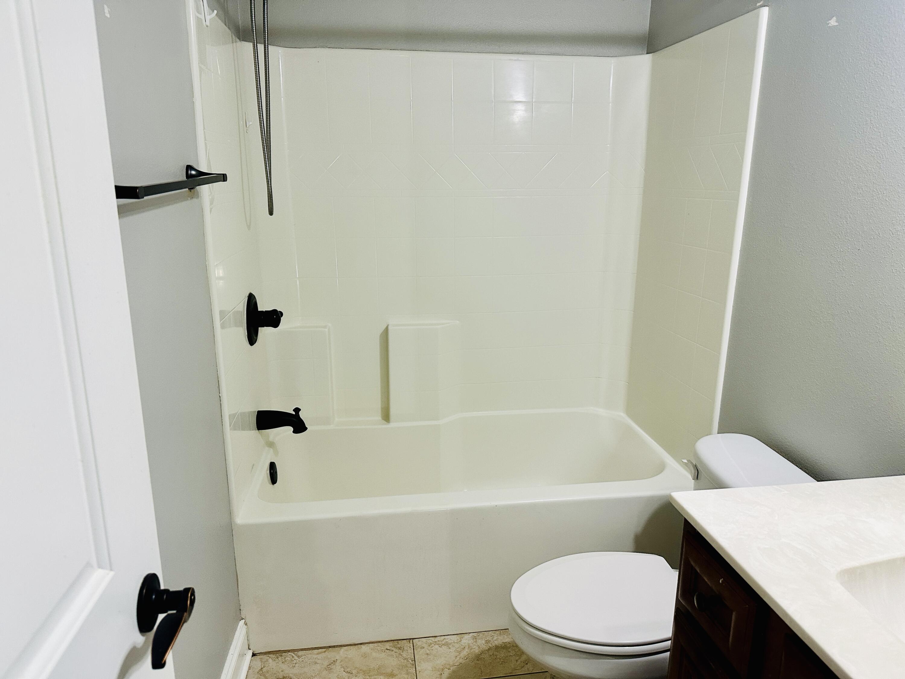OAKLAND ADDN - Residential Lease