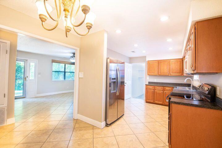 VALPARAISO PINECREST 2 - Residential Lease