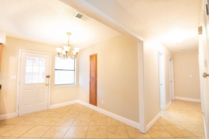 VALPARAISO PINECREST 2 - Residential Lease