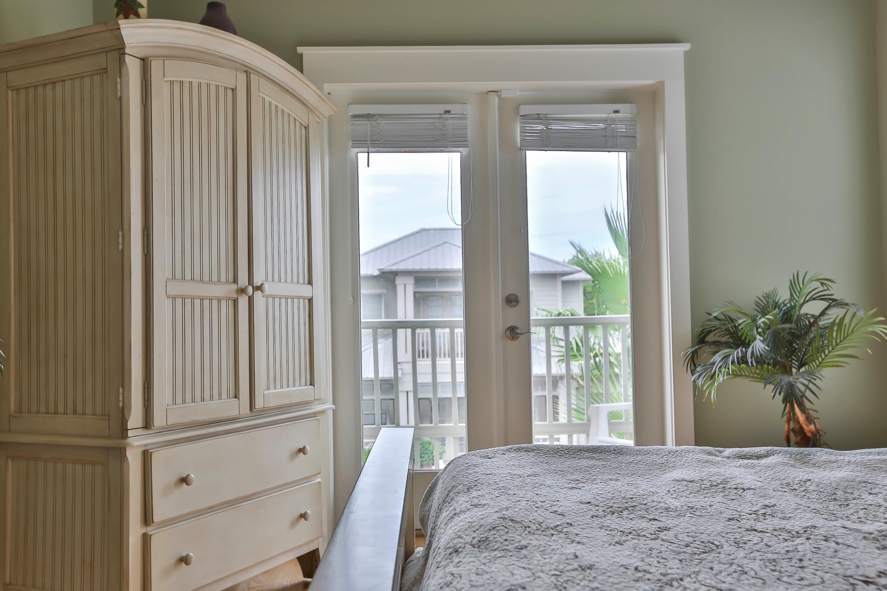 EMERALD WATERS VILLAGE - Residential