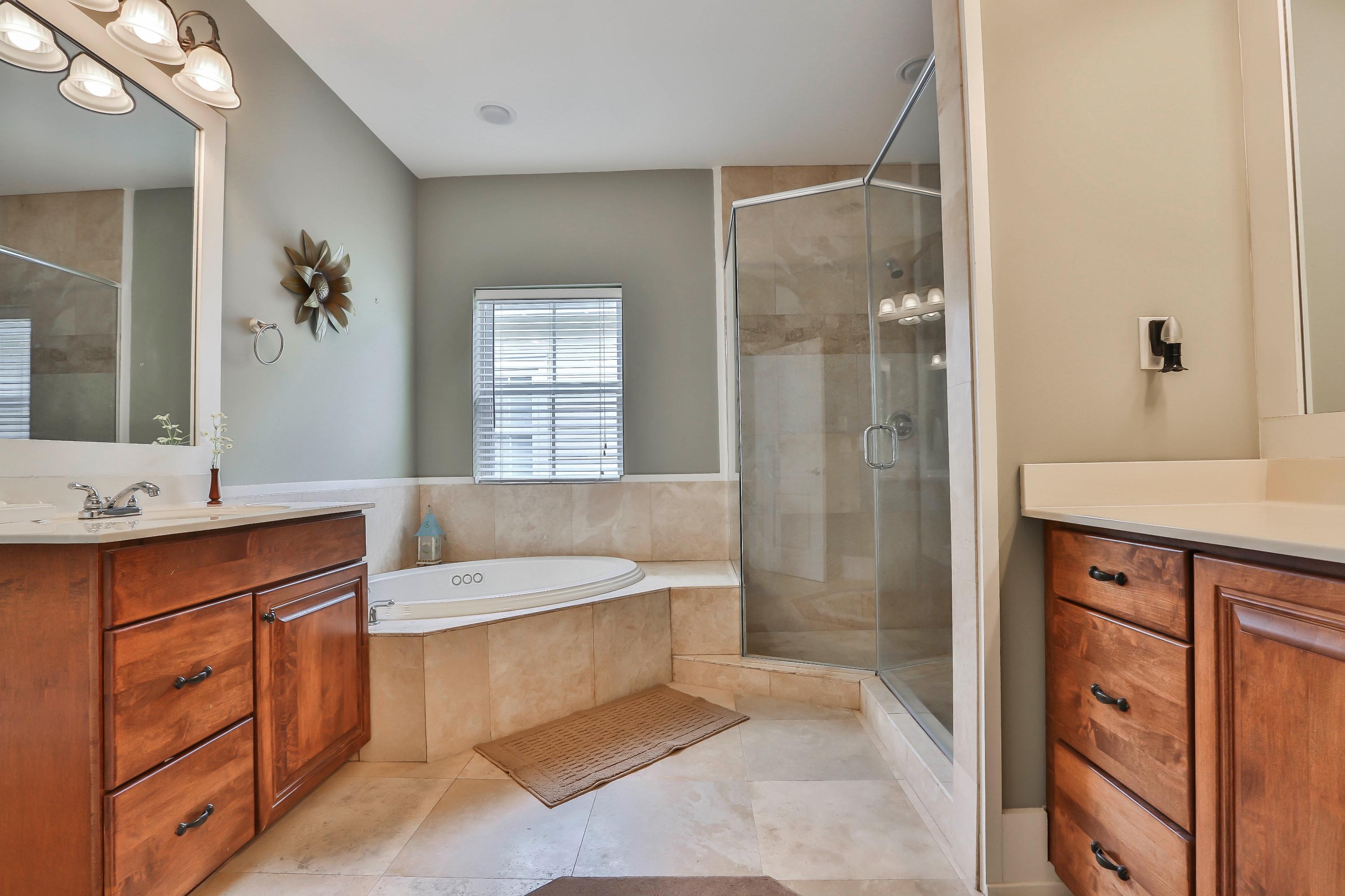 EMERALD WATERS VILLAGE - Residential