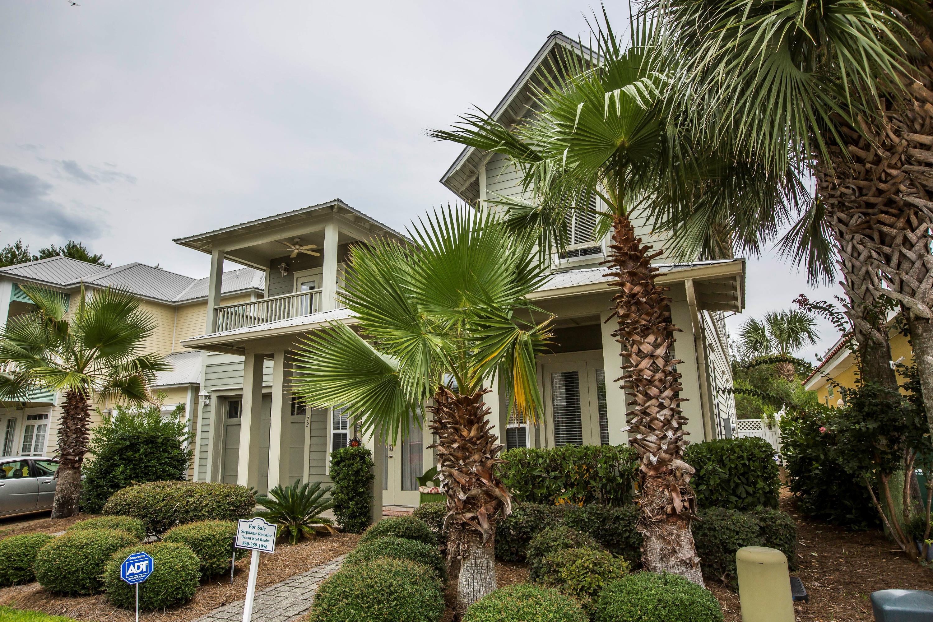 EMERALD WATERS VILLAGE - Residential