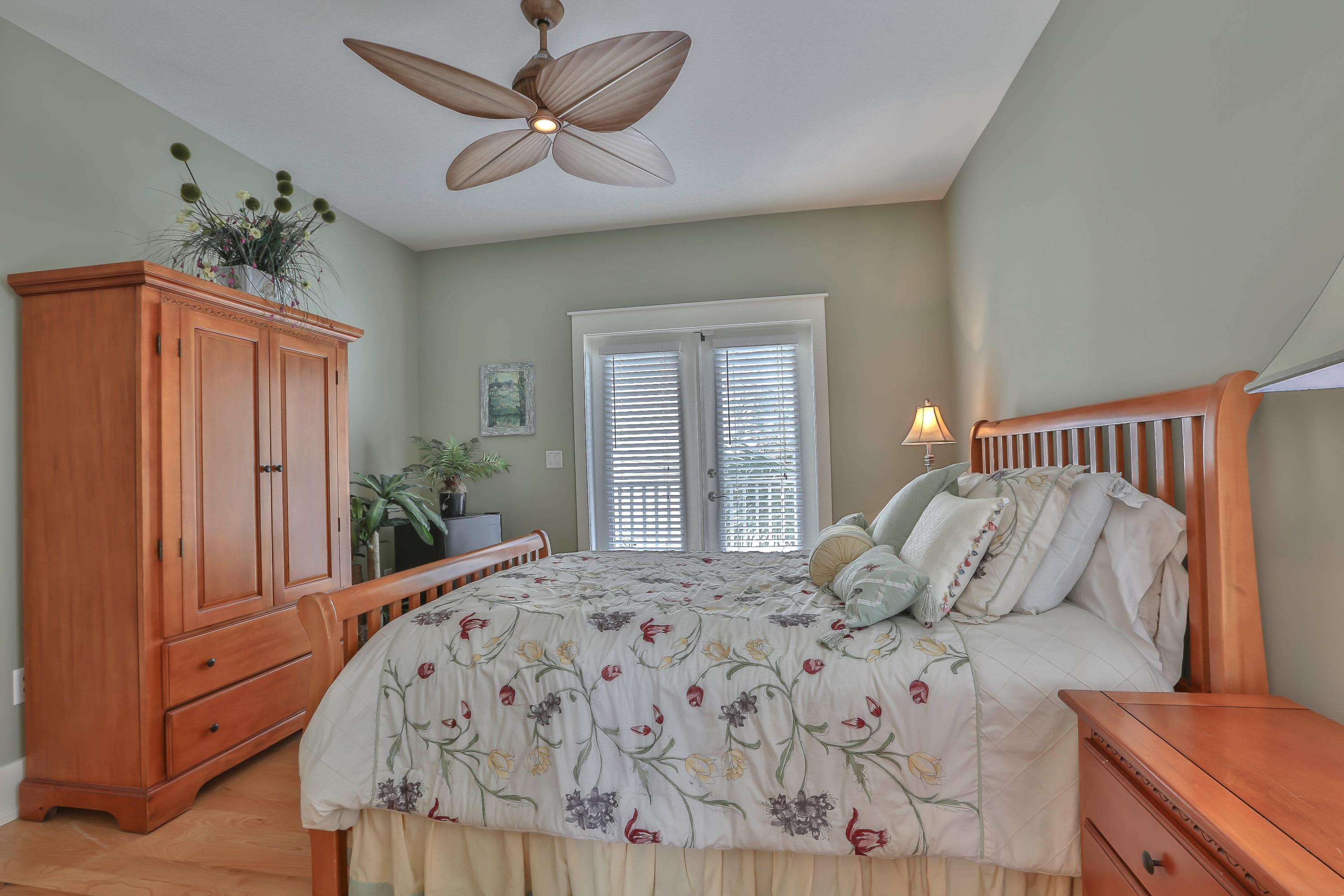 EMERALD WATERS VILLAGE - Residential