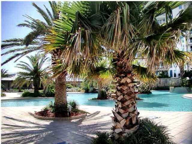 THE PALMS OF DESTIN - Residential