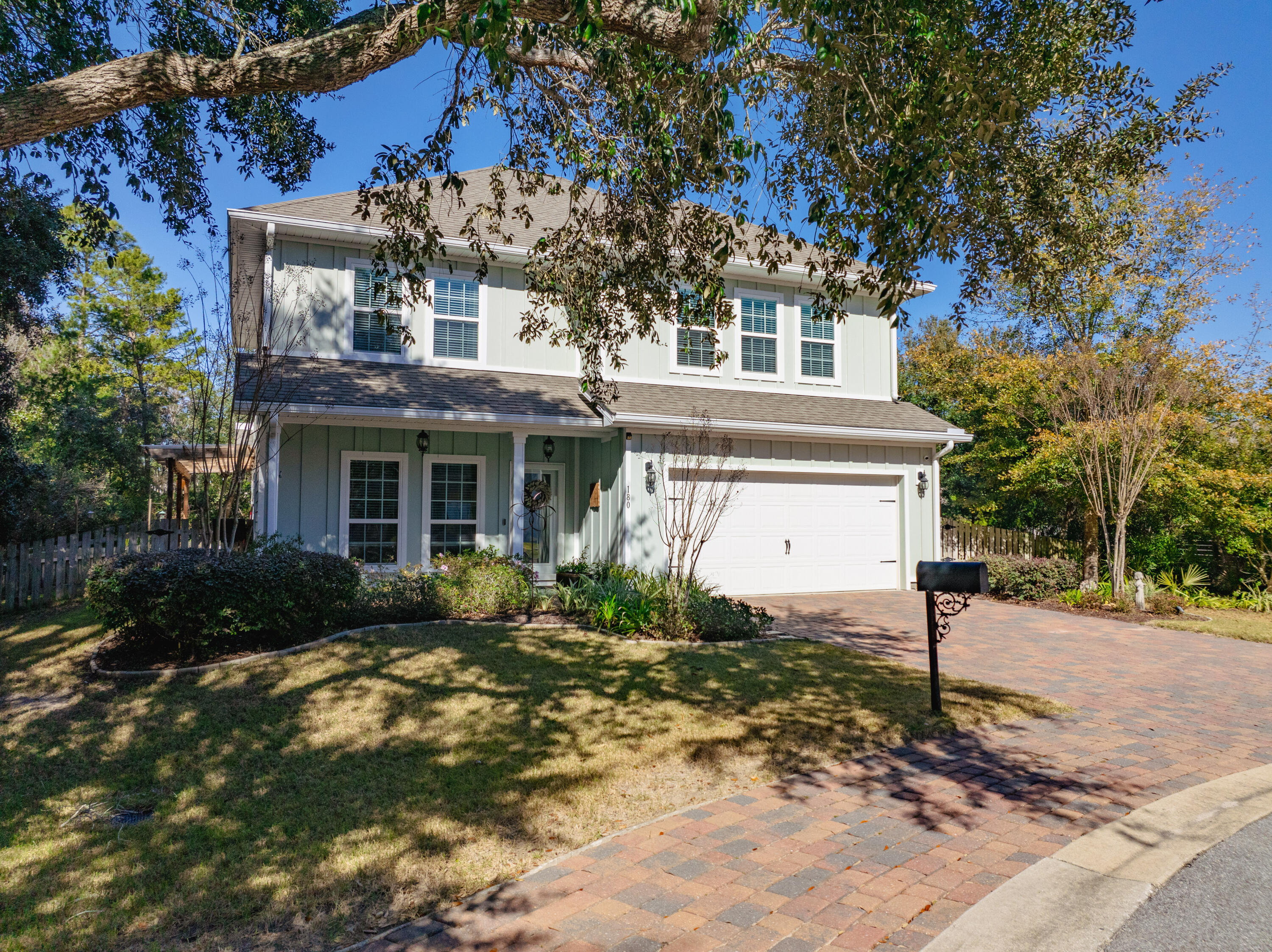 Mussett Bayou Manor - Residential