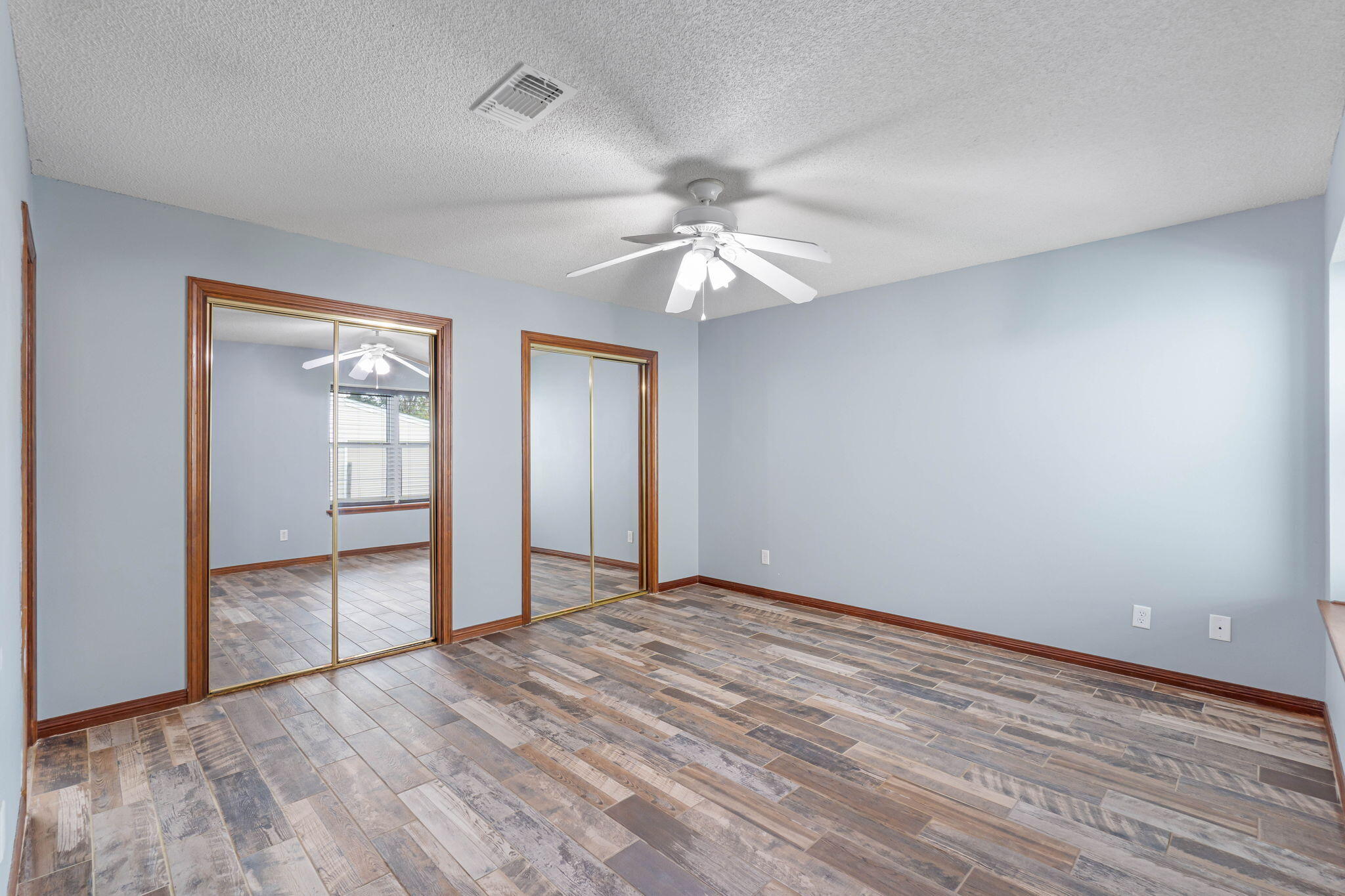 UNIVERSITY STATION - Residential