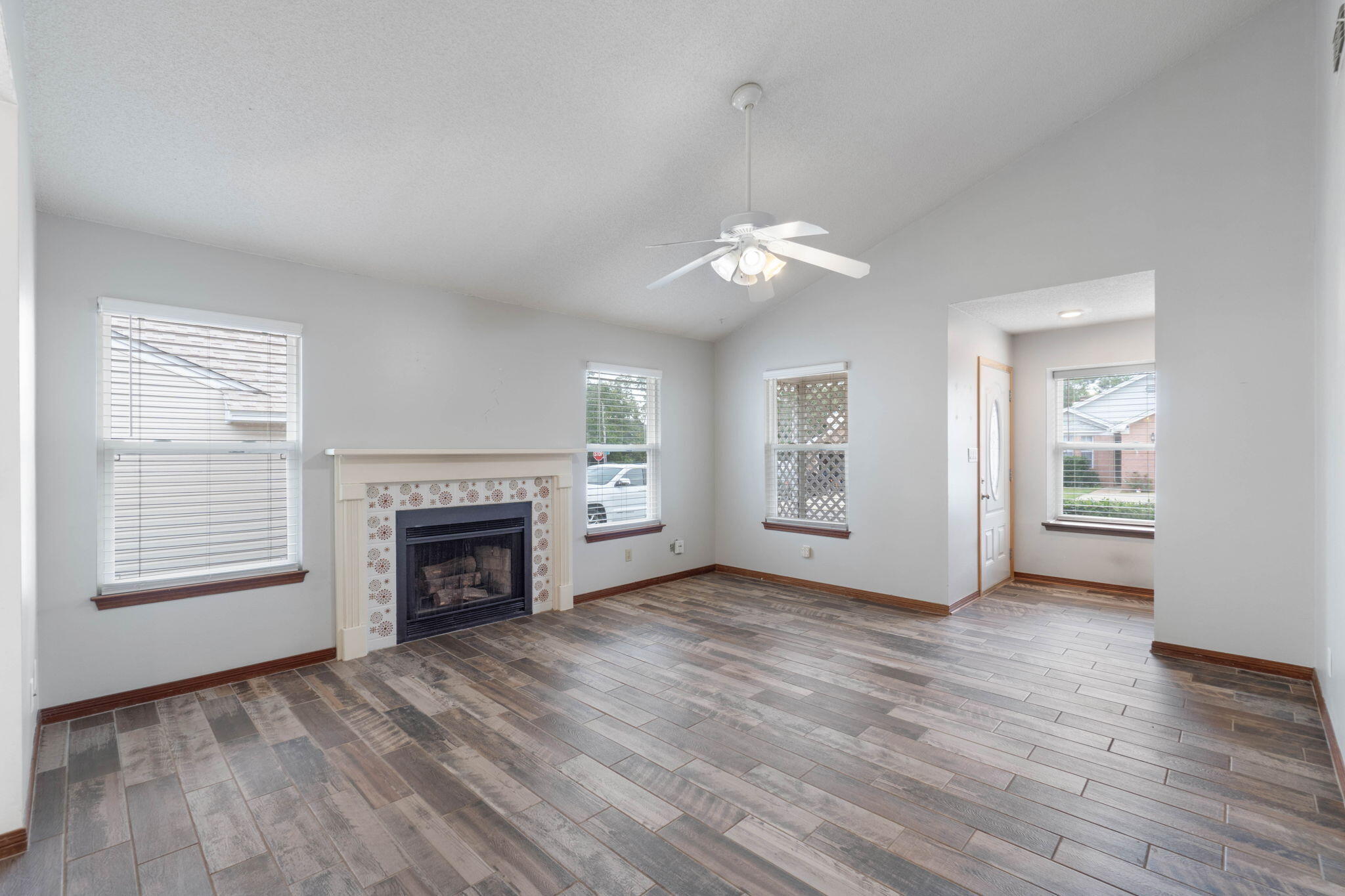 UNIVERSITY STATION - Residential