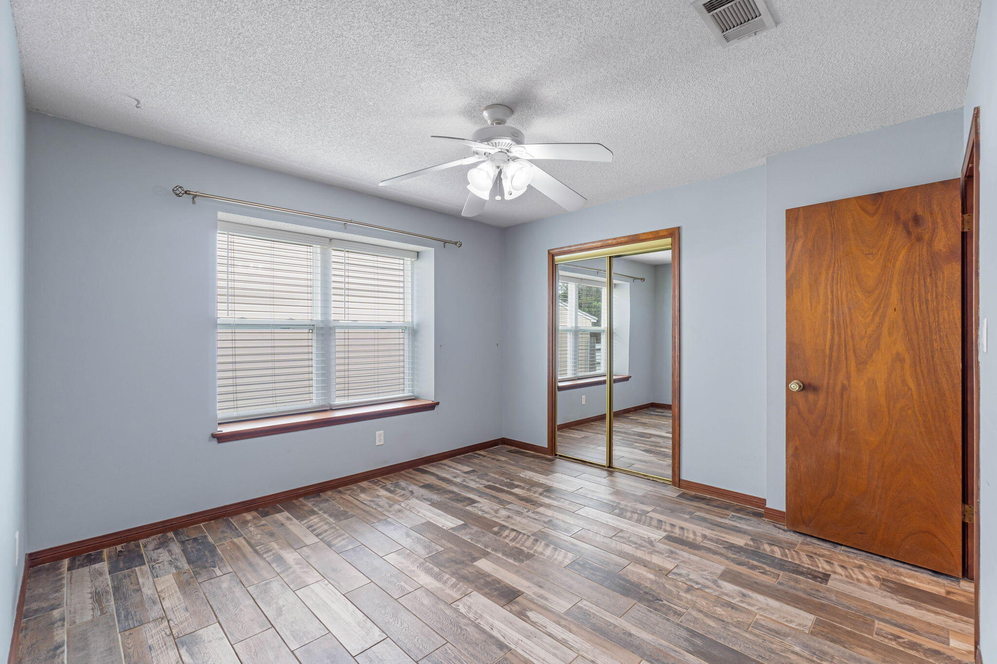 UNIVERSITY STATION - Residential