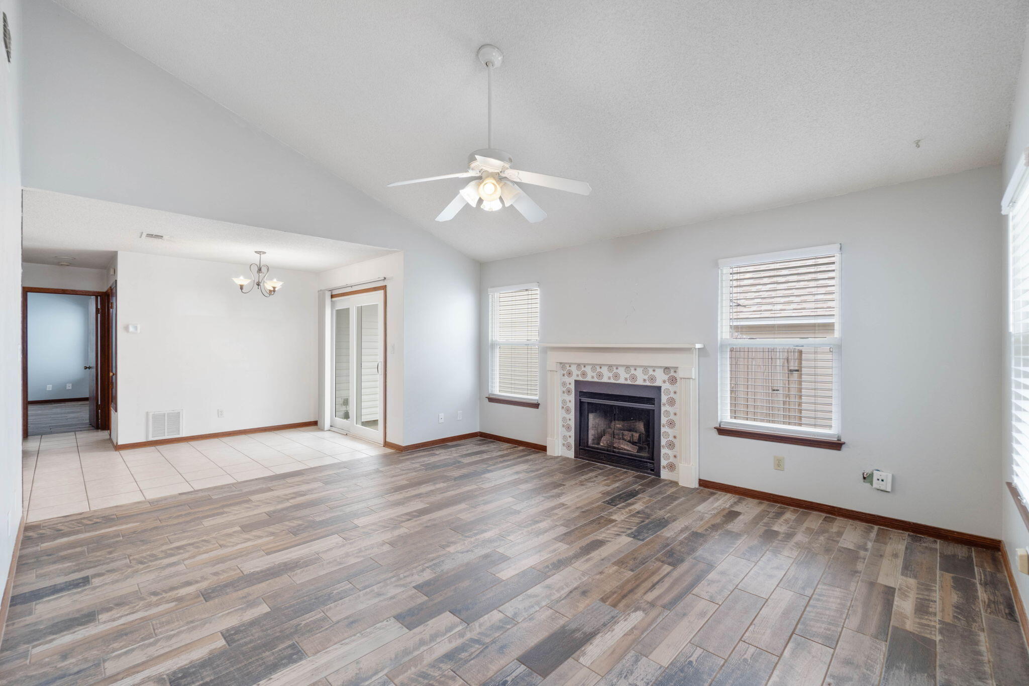 UNIVERSITY STATION - Residential